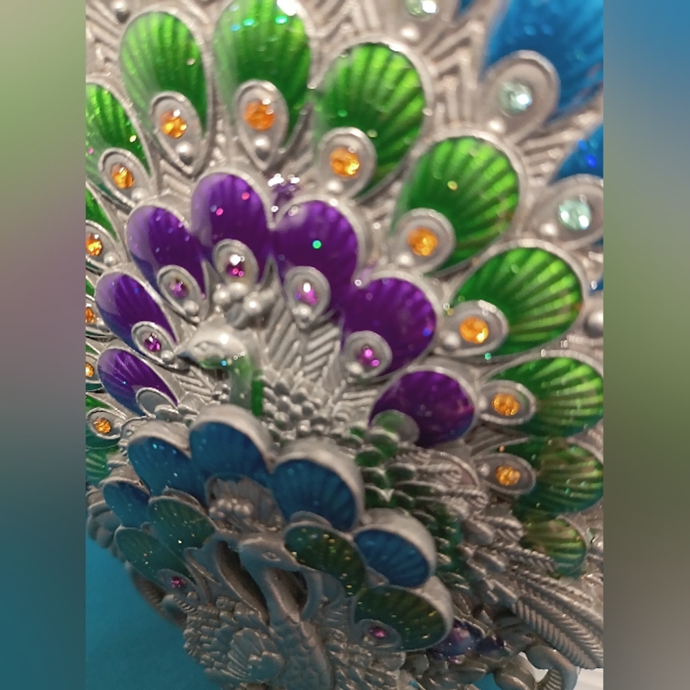 Vintage Foldable Maniya Peacock Mirror - Picture 10 of 16